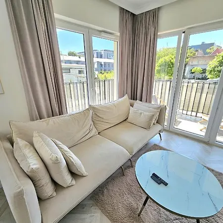 Central Park Apartament 50m2 - Parking, Ac, Netflix Apartment Lodz