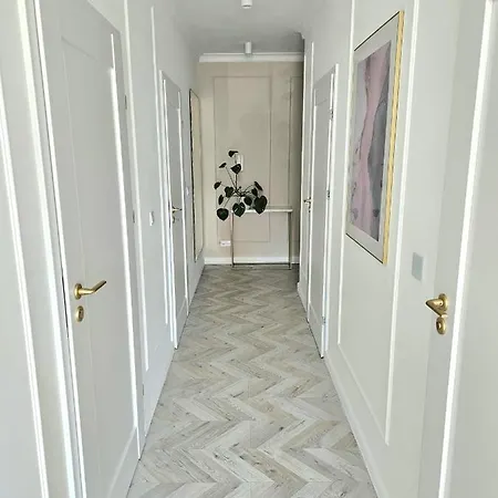 Central Park Apartament 50m2 - Parking, Ac, Netflix Apartment Lodz